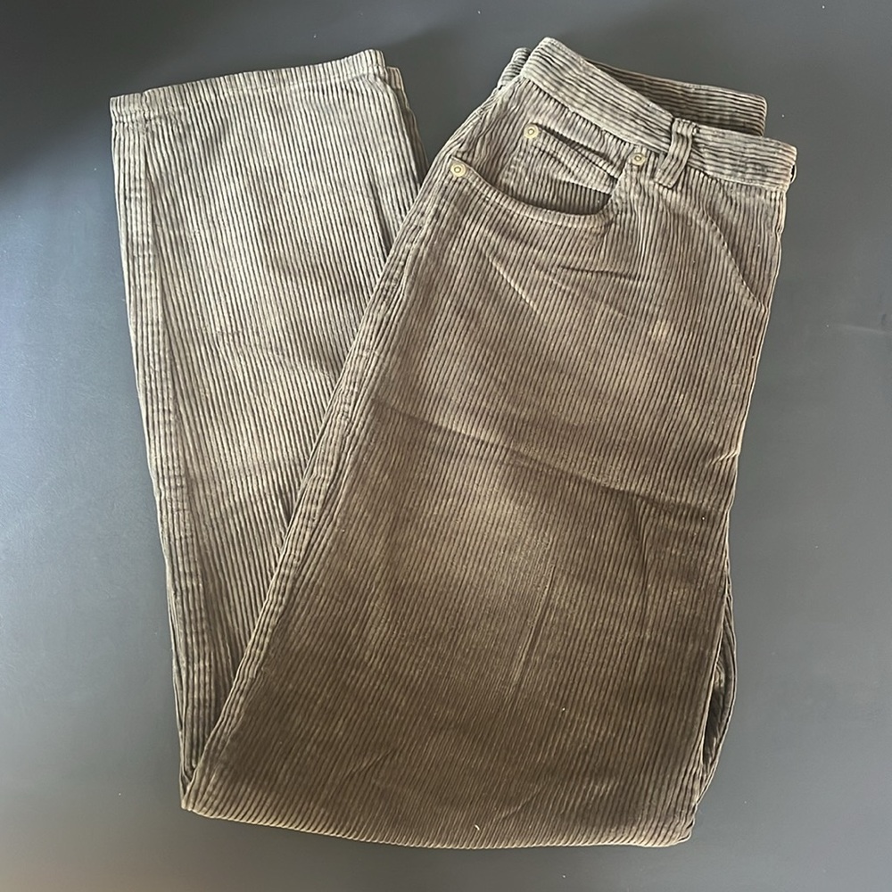 Jones New York sport green corduroy pants no tags